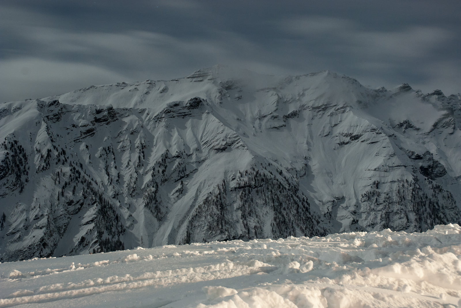 hautes alpes station ski