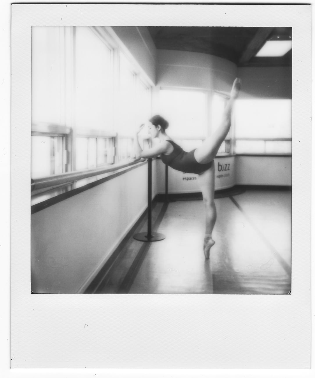 polaroid one step plus ballet dancer montreal studio bizz