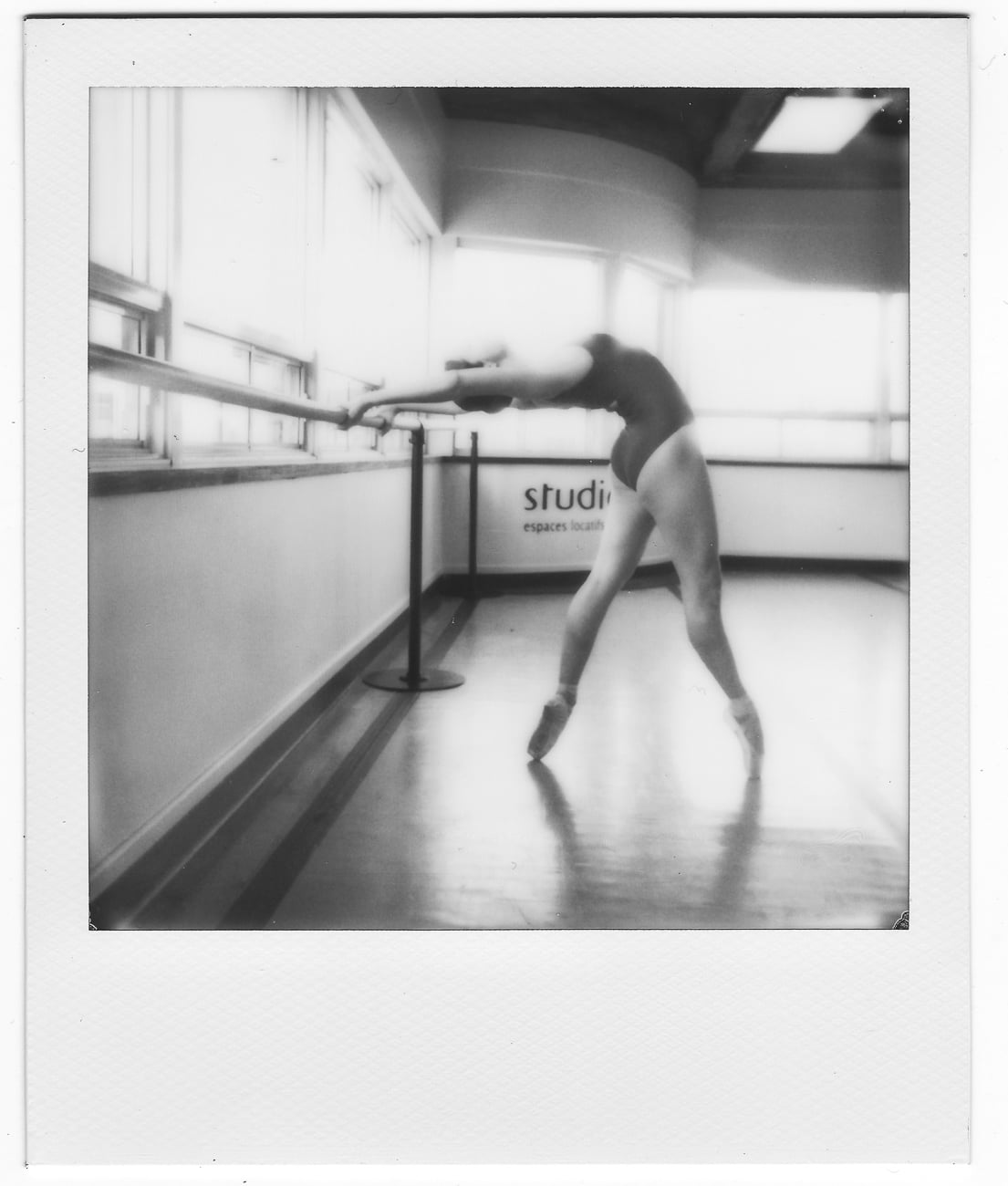 polaroid one step plus ballet dancer montreal studio bizz