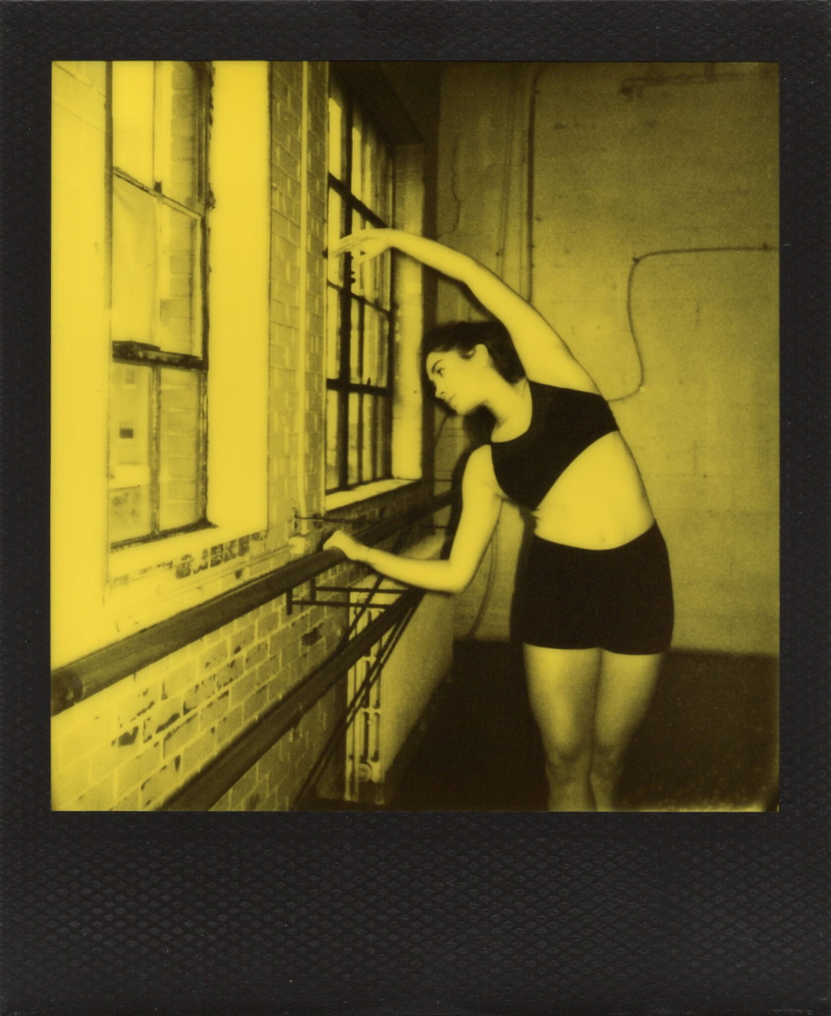 Polaroid Duochrome Black & Yellow - test en studio – Steven Berruyer