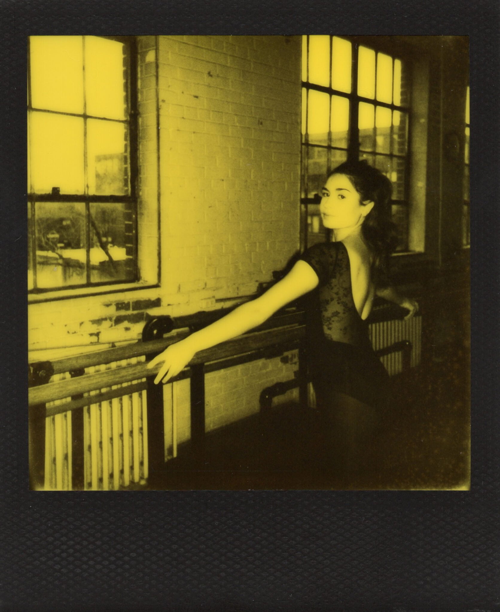 polaroid black yellow duochrome dance